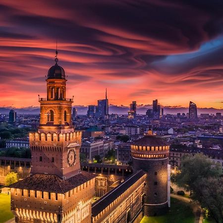 City Centre Apartment - 10 Minutes To Duomo - Free Wifi E Netflix Milano Exteriör bild
