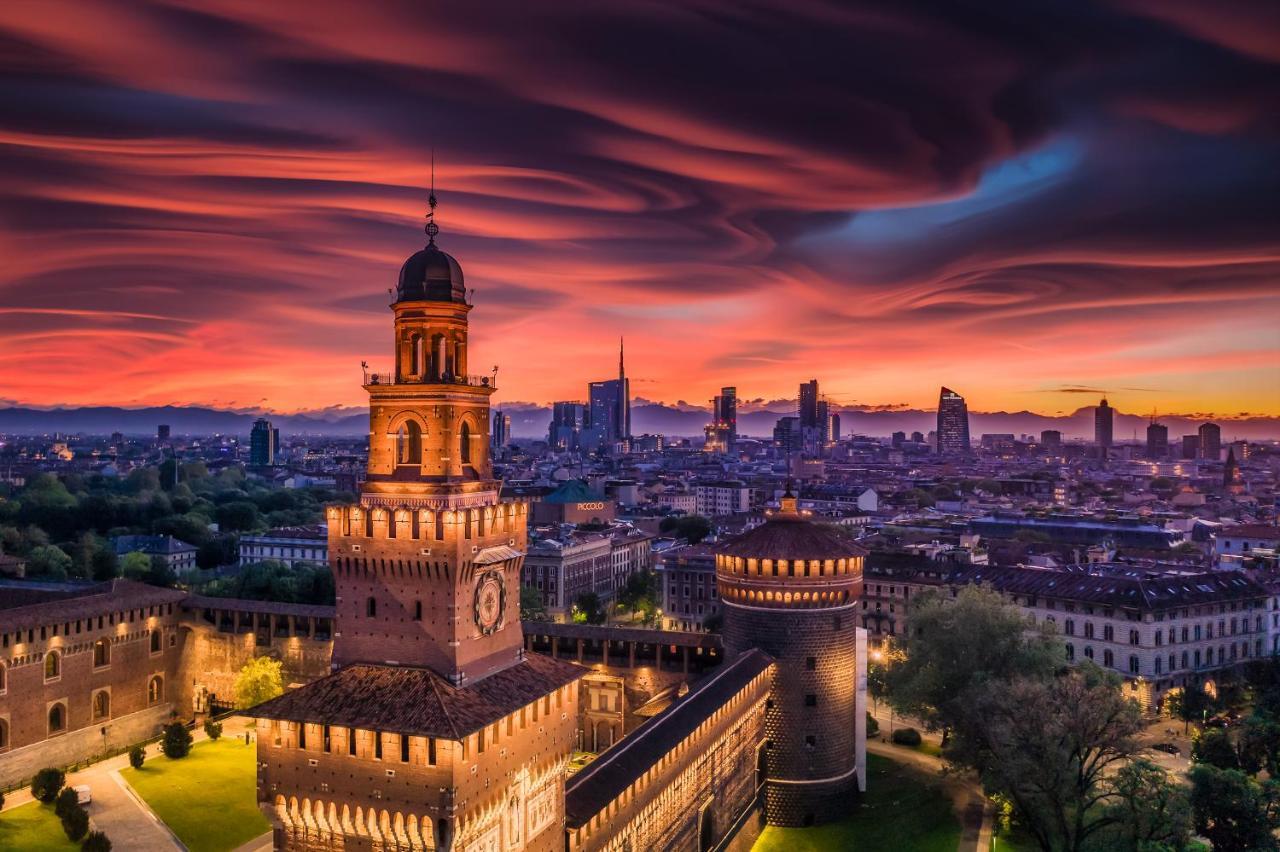 City Centre Apartment - 10 Minutes To Duomo - Free Wifi E Netflix Milano Exteriör bild